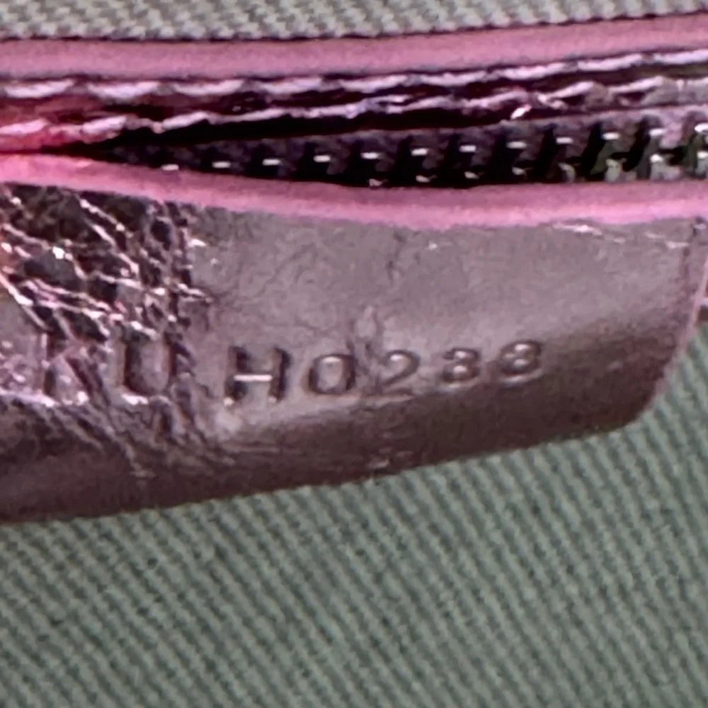 Givenchy Antigona Lock Bag in Laminated Leather Pink - Picture 6 of 7